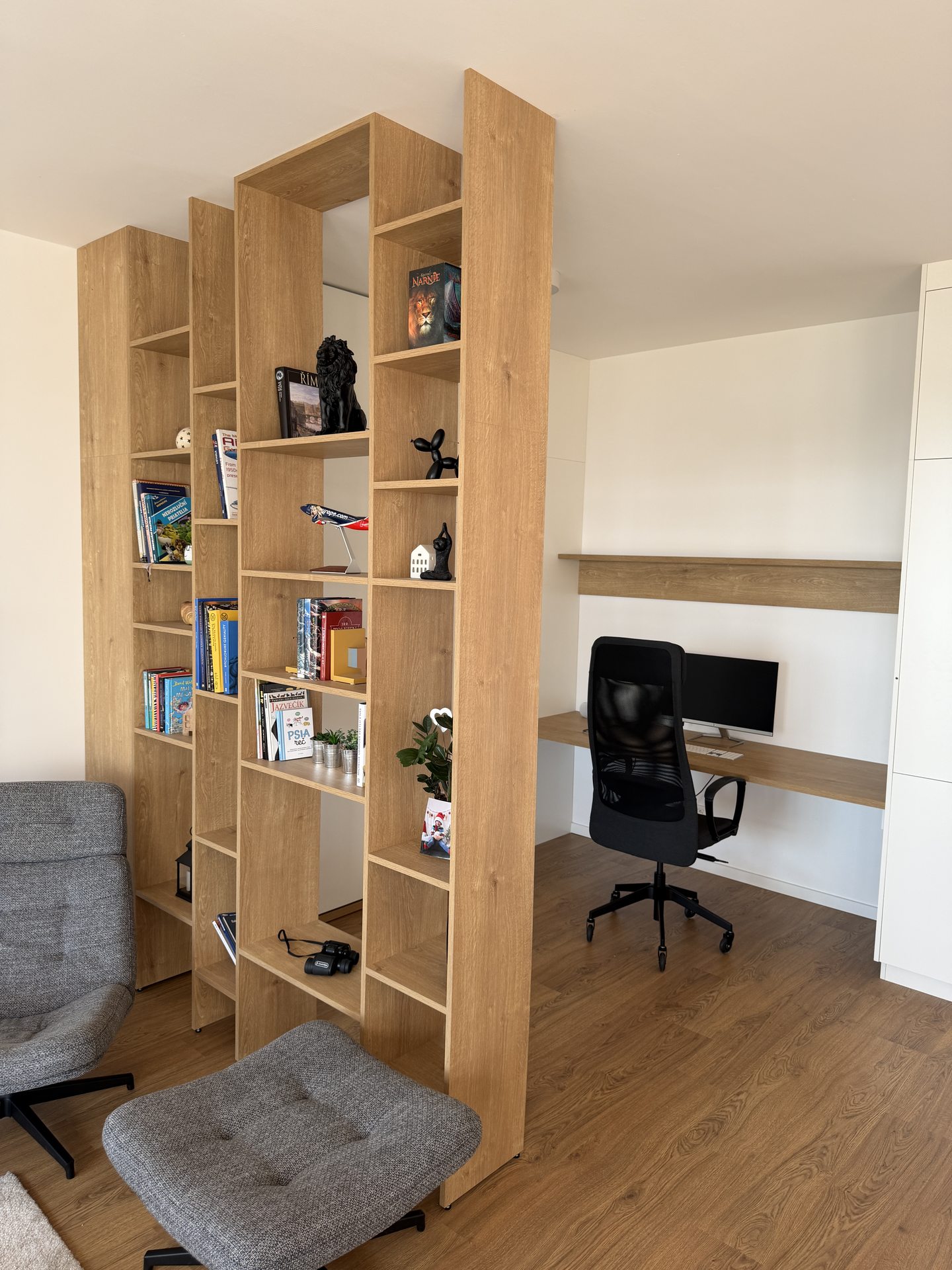 Pracovný kút — knižnica