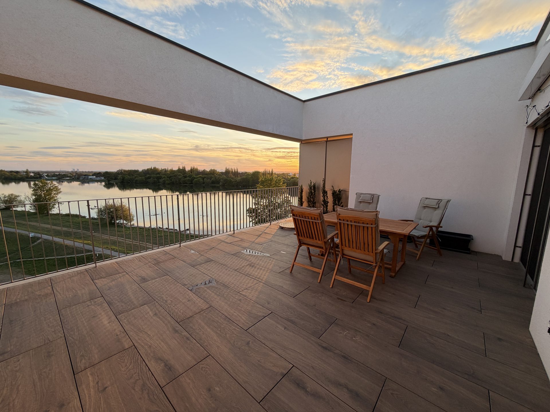 Západ slnka z terasy